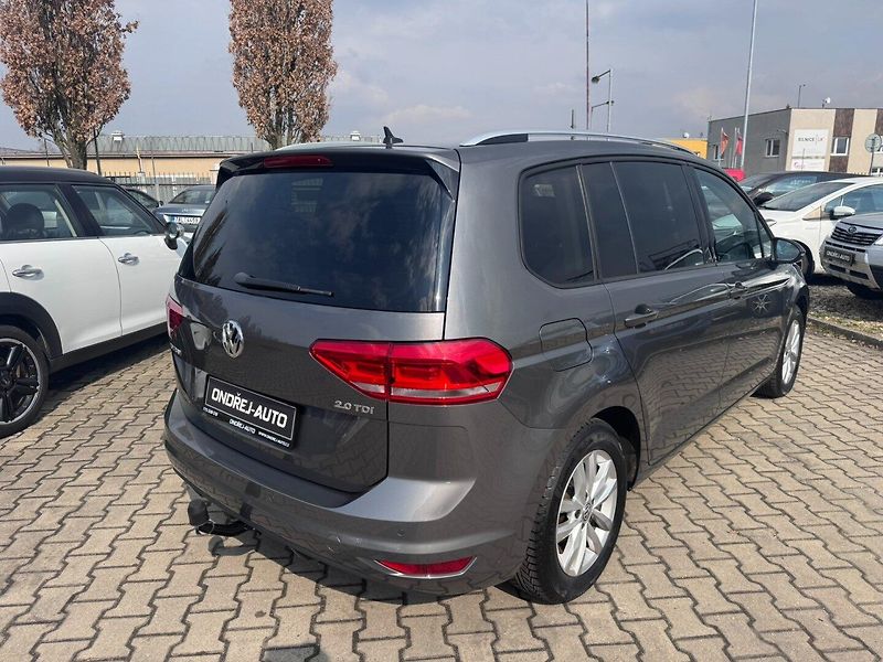Volkswagen Touran (2016) 7X 2,0 TDI 110 KW 2 MAJ TAŽNÉ - fotka 6 z 50