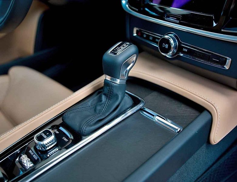 Volvo V90 Cross Country.