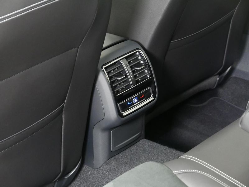 Volkswagen Passat - fotka 17 z 21