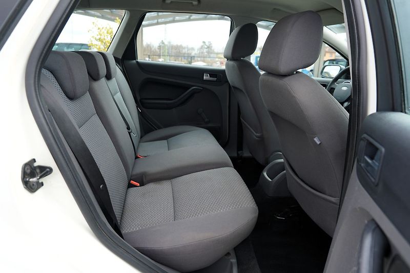 Ford Focus 1.8 TDCI/klima/stereo/nová STK - fotka 26 z 35