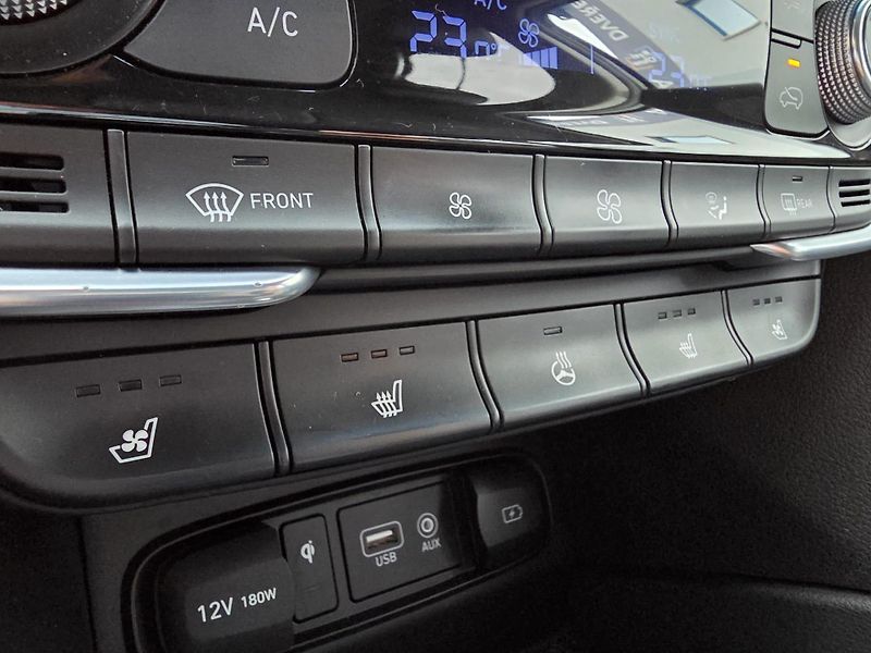 Hyundai Santa Fe 2.2-PREMIUM-AUTOMAT-KŮŽE - fotka 27 z 35