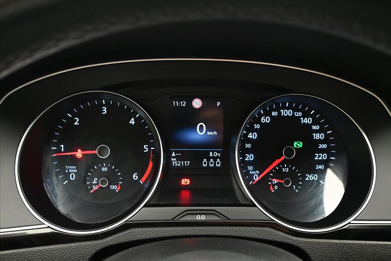 Volkswagen Passat 2,0 TDI 110kW DSG Business Zár - fotka 16 z 32