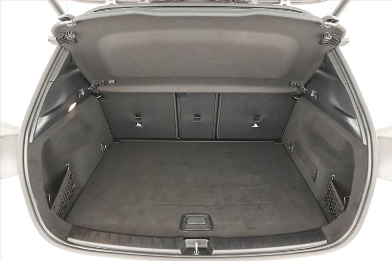 Mercedes-Benz GLA (2026) 220 4MATIC, AMG LINE - fotka 4 z 8