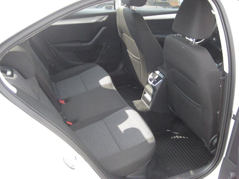 Škoda Octavia 1.4 TSi 110 kW DSG DPH Top ČR! - fotka 14 z 29