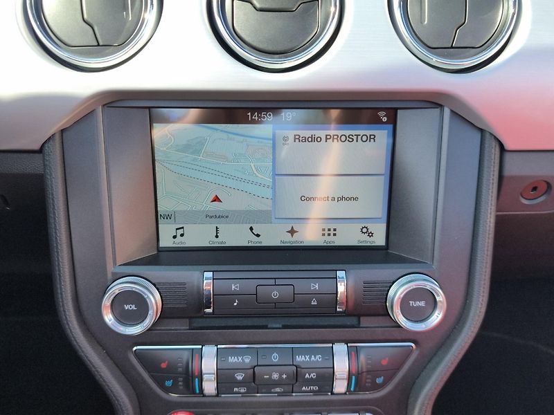 Ford Mustang (2017) Convertible GT 5.0 V8 310kW, Č - fotka 25 z 30