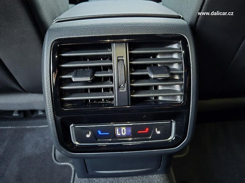 Volkswagen Arteon (2023) 2.0TSi 140KW 22.997km R-Line - fotka 47 z 56