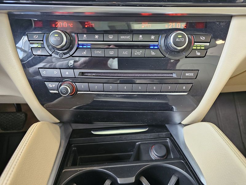 BMW X6 xDrive30d - fotka 26 z 31