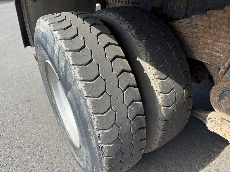 Renault Kerax 450 S3 8x4 EURO 4 - fotka 14 z 18