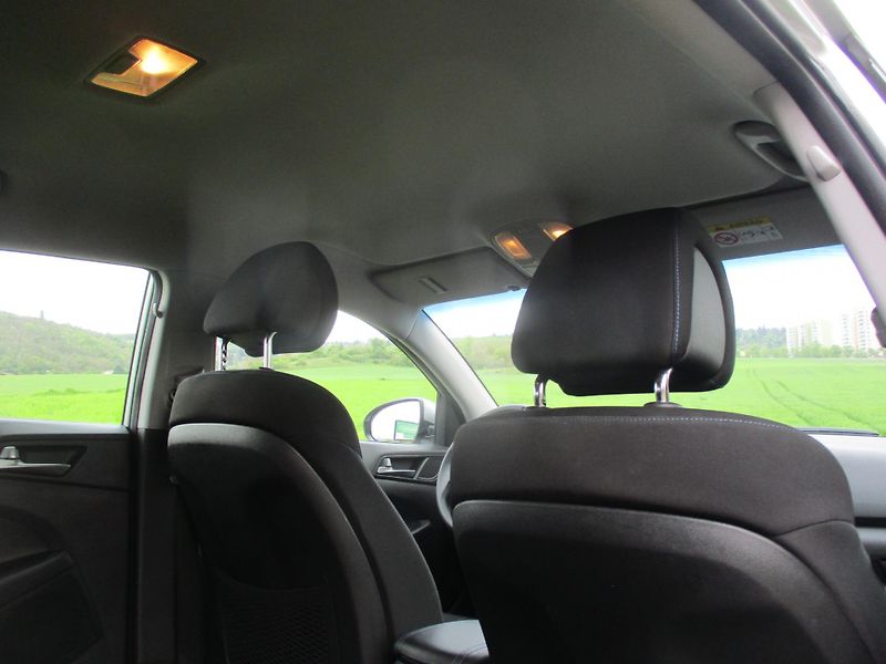 Hyundai Tucson 1.6 GDi 99kW*70tkm*KRÁSNÝ STAV - fotka 28 z 41