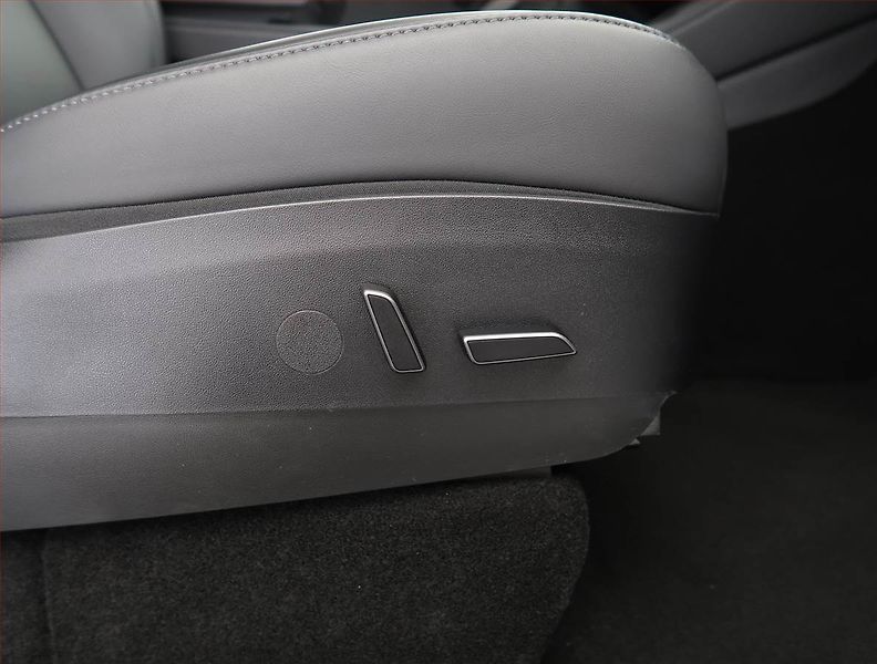 Tesla Model Y (2023) RWD LFP 60kWh, SoH 94% - fotka 31 z 33