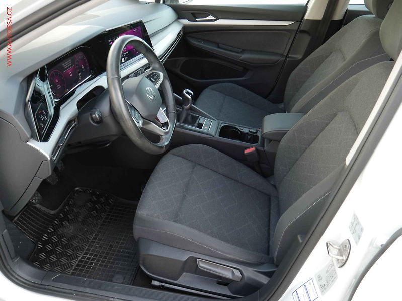 Volkswagen Golf (2023) 2.0 TDi, 1.maj,ČR, Life - fotka 9 z 18