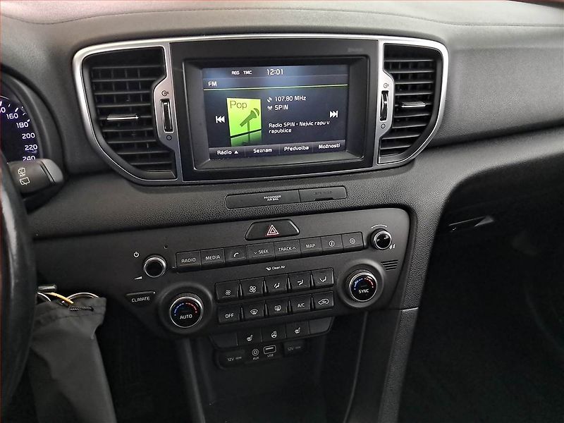 Kia Sportage (2016) 1.6 GDI, Navi, Tempomat - fotka 12 z 20