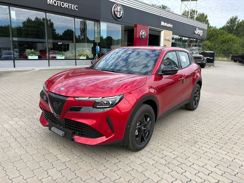 Alfa Romeo Junior Ibrida 1.2 Turbo Hybrid 145k e - fotka 3 z 16