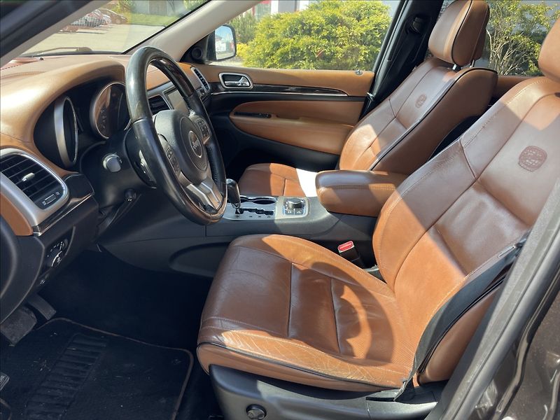 Jeep Grand Cherokee 3,0 CRDi 177kw Overland Pano T - fotka 7 z 35