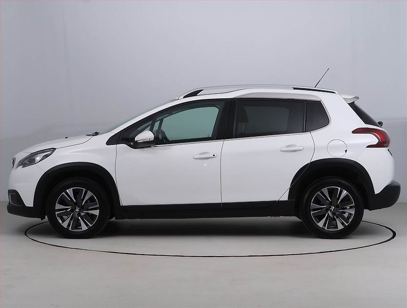 Peugeot 2008 (2018) 1.2 PureTech, Automat - fotka 3 z 18