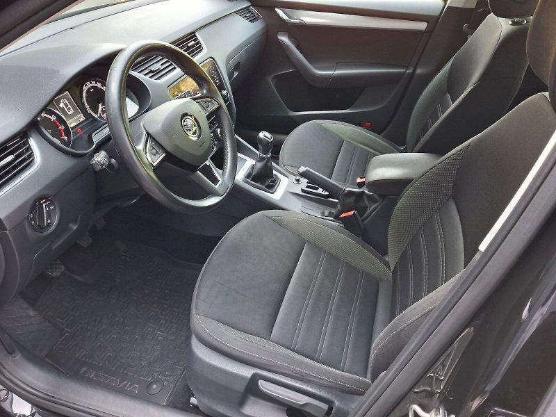 Škoda Octavia (2019) Ambition Plus Extra 1,5TSi 110 - fotka 6 z 35