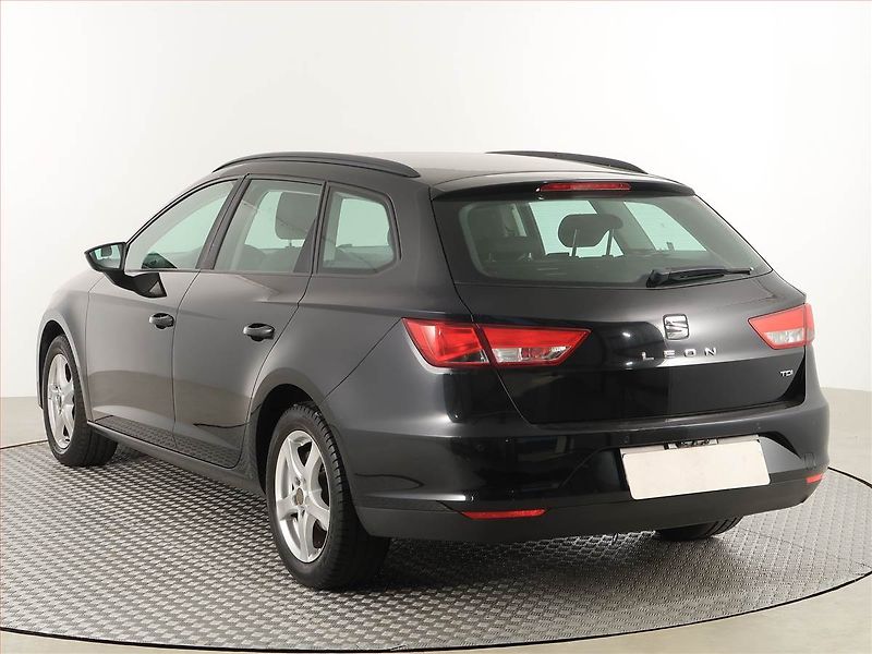 Seat Leon (2015) 1.6 TDI, Navi, Tempomat - fotka 4 z 17