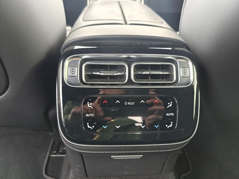 Mercedes-Benz Třídy S 400 d AMG 4MATIC LONG - fotka 26 z 28