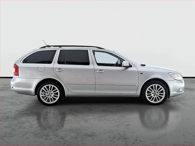 Škoda Octavia (2012) Laurin&Klement 2.0 TDI - fotka 6 z 23