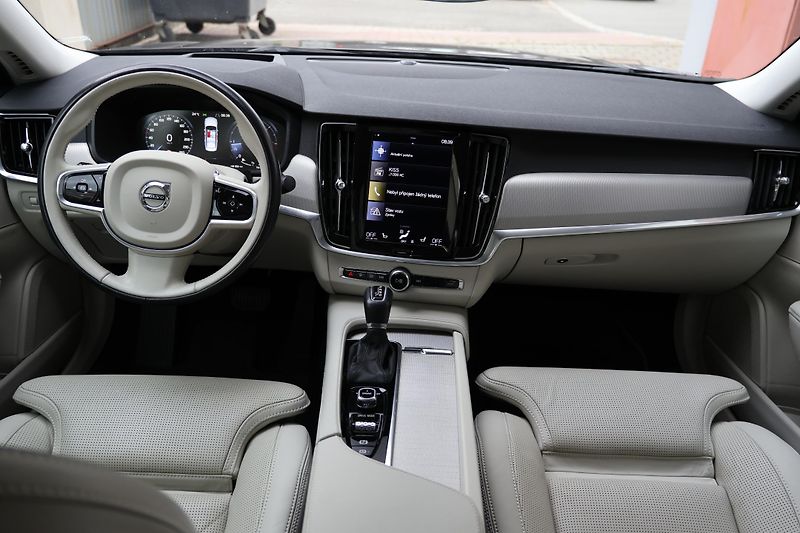 Volvo S90 (2017) D5 AWD Inscription - fotka 11 z 24
