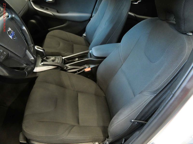 Volvo V40 (2014) 1.6 D2, Cross Country, AT - fotka 10 z 18