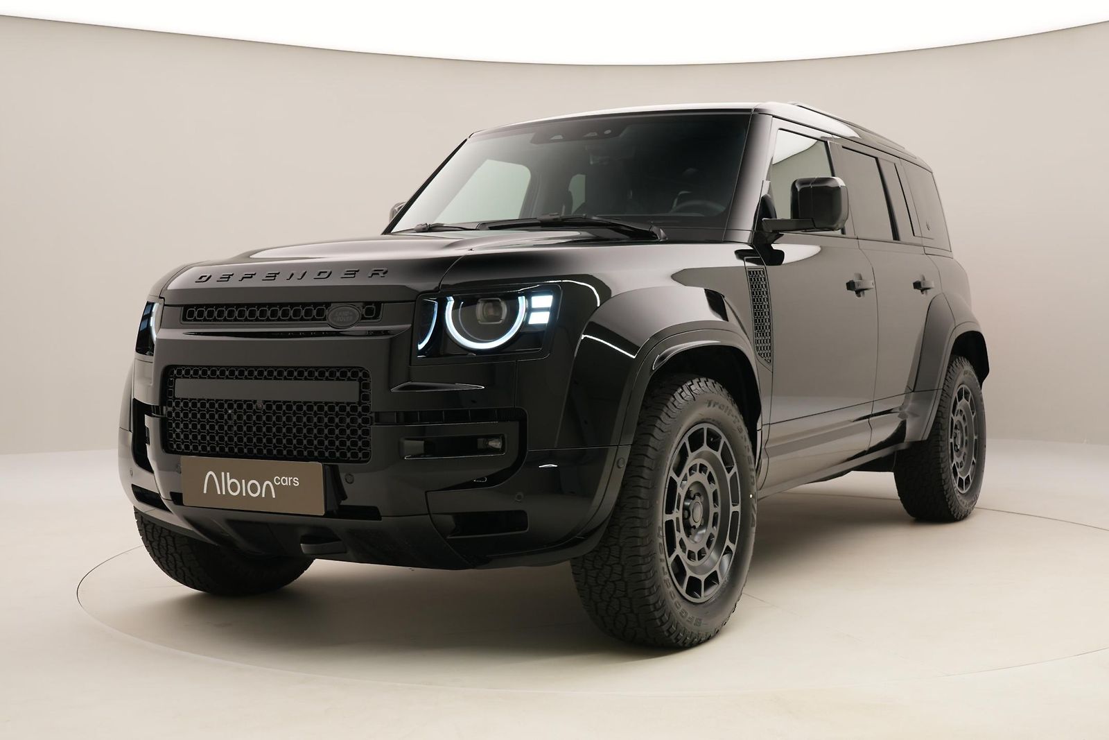 Land Rover Defender OCTA BLACK AWD AUT
