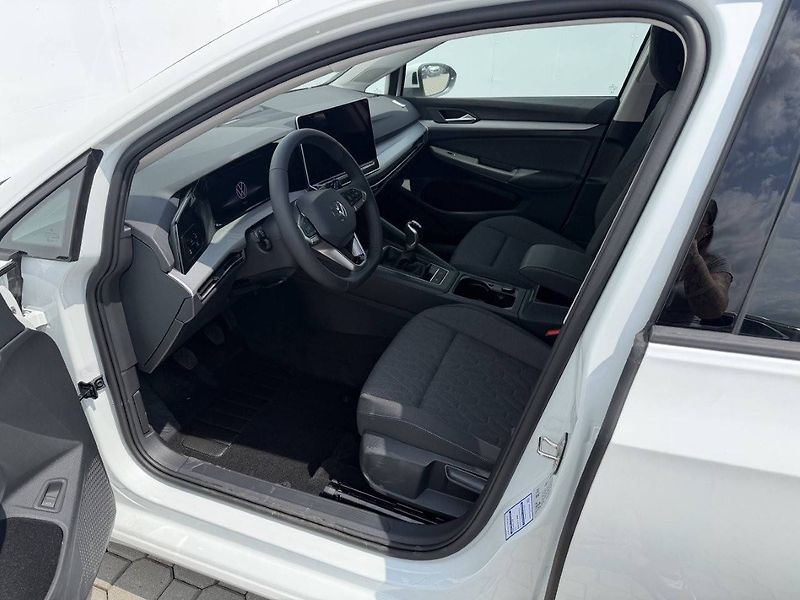 Volkswagen Golf (2026) People 6G 1,5TSI - fotka 5 z 9