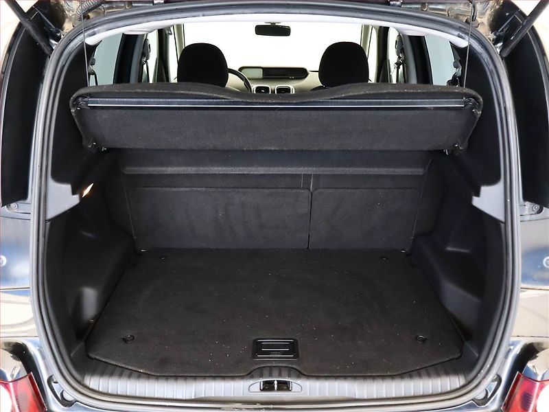 Citroën C3 Picasso (2010) 1.4 i, Tempomat - fotka 10 z 13