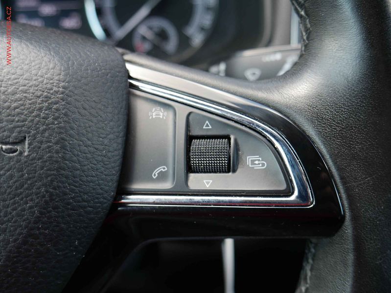Škoda Karoq (2018) 1.6 TDi, ČR, LED, AC, TZ - fotka 15 z 19
