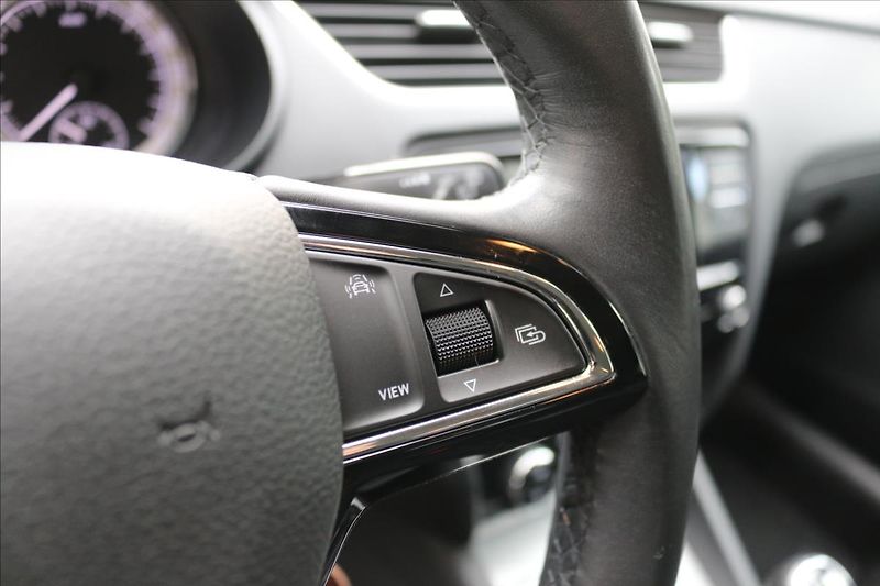 Škoda Octavia 1,0 85KW,ČR, 62000km - fotka 15 z 36