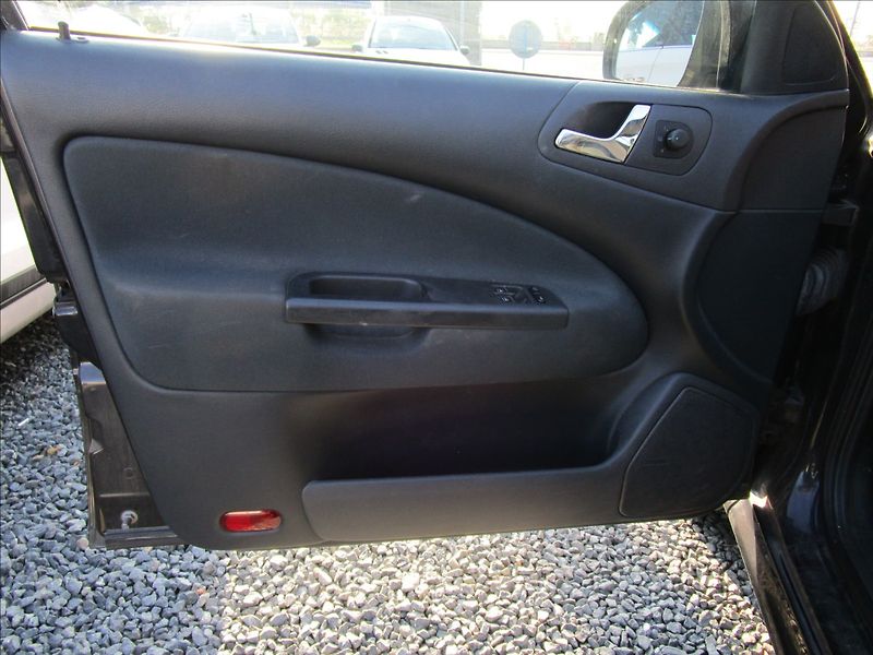Škoda Octavia 1.6MPi 75kW Tour, klima, 2. ma - fotka 14 z 37