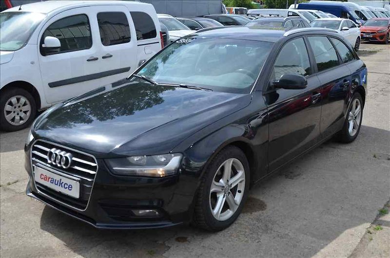 Audi A4 (2012) AVANT 3,0 TDI - fotka 1 z 22