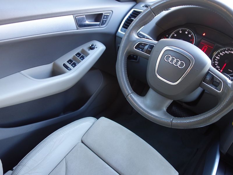 Audi Q5 (2009) 2.0TFSI 155kW QUATTRO - fotka 12 z 43