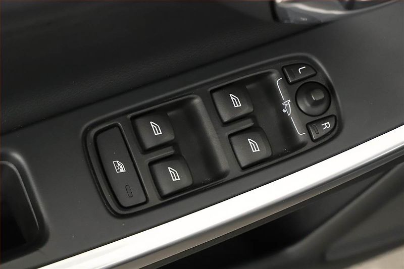 Volvo V60 (2016) T4 2.0, Serv.kniha, Kůže, Navi - fotka 17 z 17