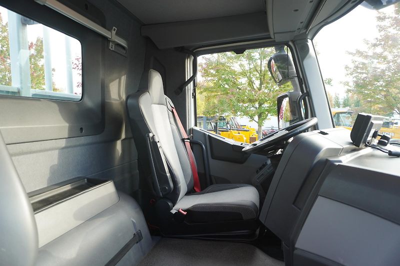 Renault (2017) C380 Comfort 6x4/ Atlas 172.3E - fotka 23 z 24