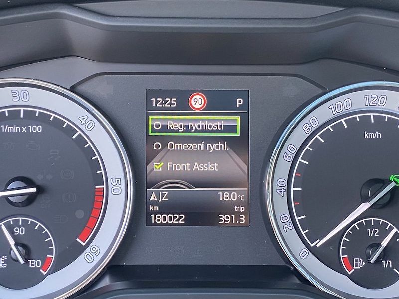 Škoda Superb 2.0TDi, DSG, 4x4, panorama - fotka 21 z 35