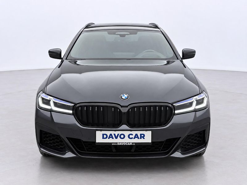 BMW Řada 5 3,0 540i 245kW xDrive DPH - fotka 2 z 29
