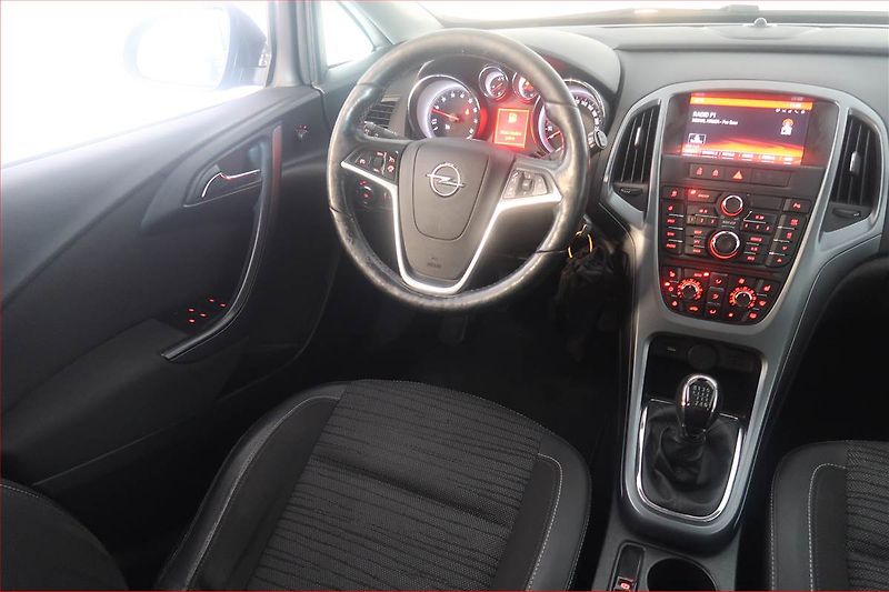 Opel Astra (2016) 1.4 T, Tempomat, Park. senzory - fotka 7 z 18