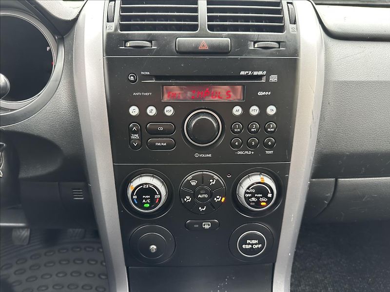 Suzuki Grand Vitara 1,6 4x4 - fotka 16 z 18