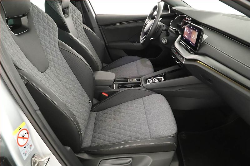 Škoda Octavia (2025) 1.5 eTSI mHEV, Sportline - fotka 7 z 21