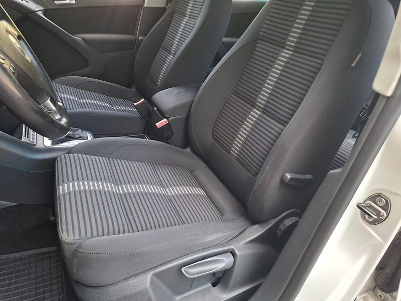 Volkswagen Tiguan (2009) 2.0TDI 103kW DSG 4MOTION -ČR - fotka 16 z 35