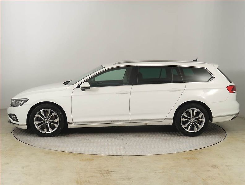Volkswagen Passat (2020) 1.5 TSI, Automat, Kůže, Navi - fotka 3 z 19