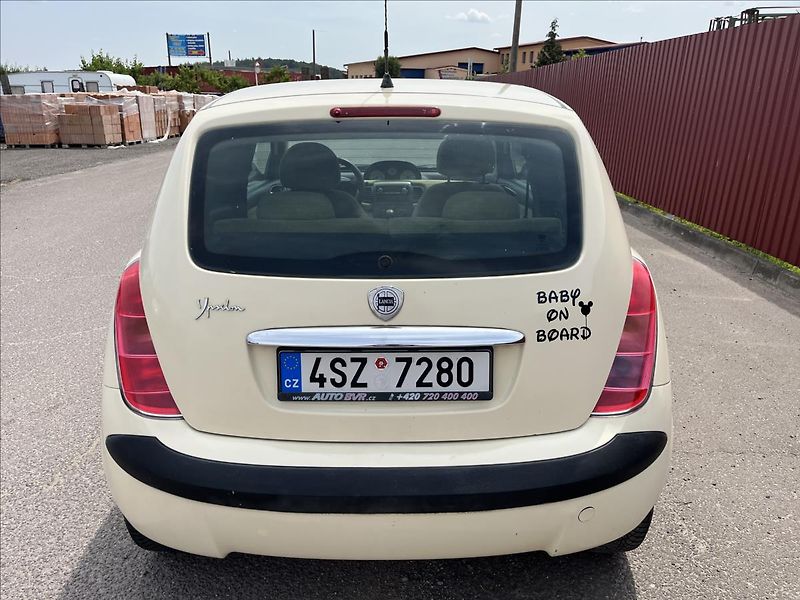 Lancia Y 1,2 i STK 9/2027 - fotka 7 z 25