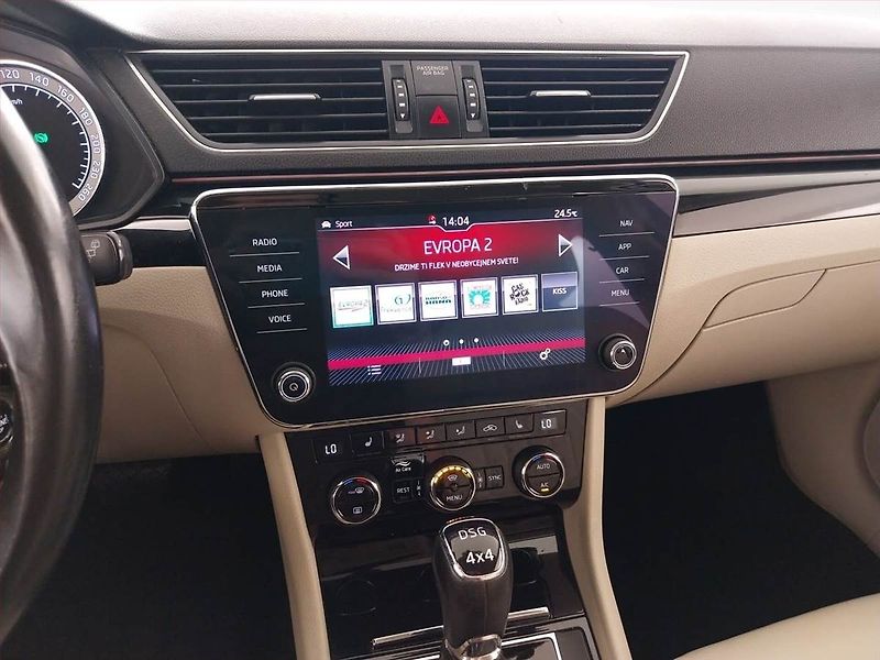 Škoda Superb (2018) Laurin&Klement 2.0 TDI, 4X4 - fotka 12 z 25