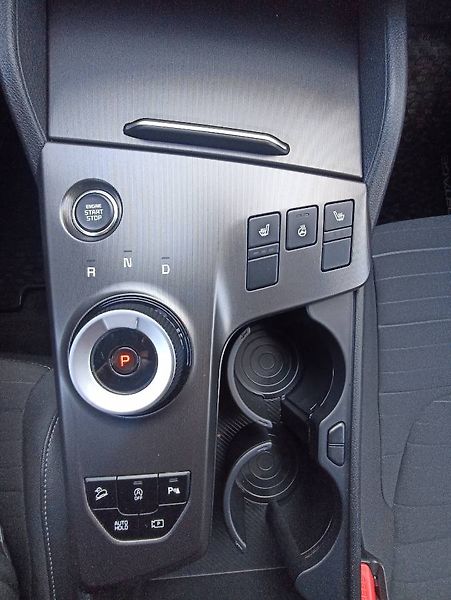 Kia Sportage (2025) 1.6 T-GDI TOP 7DCT - fotka 22 z 35