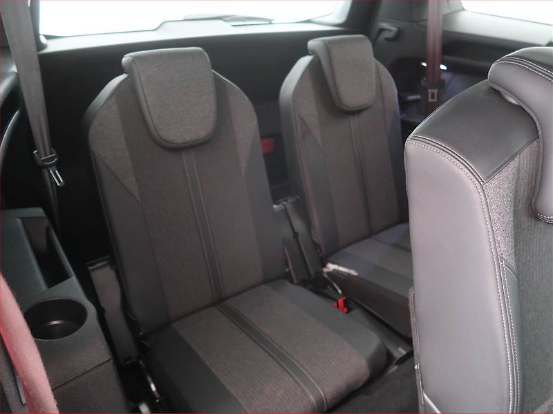 Peugeot 5008 (2019) GT Line 2.0 BlueHDi - fotka 14 z 16