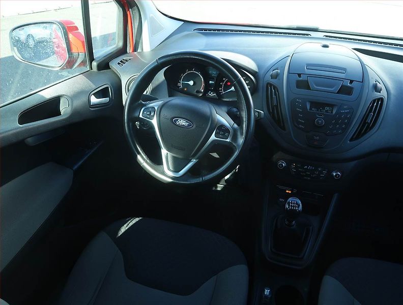 Ford Tourneo Courier (2019) Trend 1.0 EcoBoost, 5Míst, ČR - fotka 7 z 16