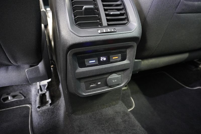 Volkswagen Tiguan 2.0 TDI 110kW DSG7 REZERVACE - fotka 23 z 28