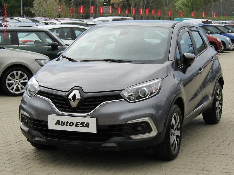 Renault Captur (2018) 1.2 TCe, ČR, AC, park.čidla - fotka 3 z 17