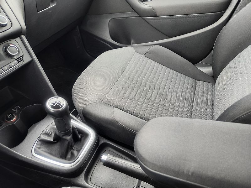Volkswagen Polo (2009) 1.4 63KW/AC/PDC/ALU/VYHŘ.SEDAD - fotka 33 z 42